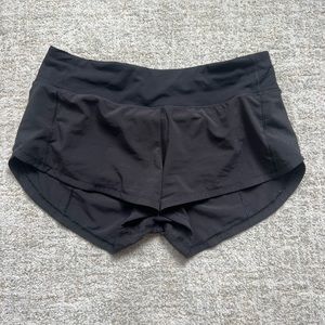 Lululemon 2.5 in speed up short black